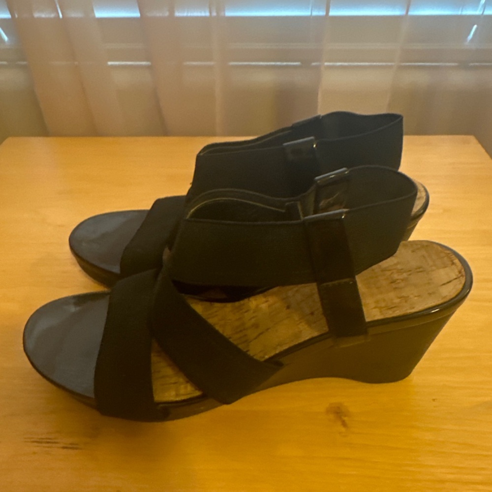 Sandals - Picture 2 of 2